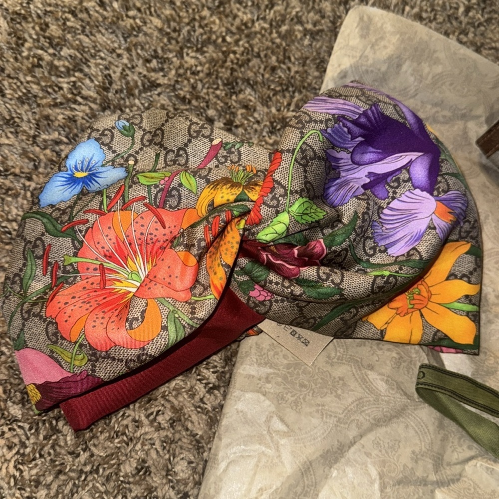 Gucci Floral Headband - Picture 2 of 7
